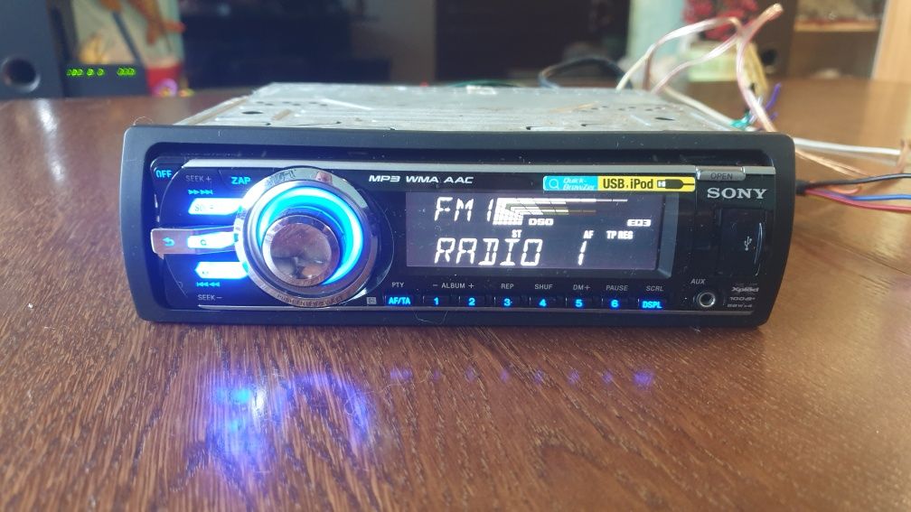 Авто плеър радио музика за кола Сони Sony CD MP-3 USB AUX