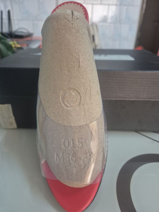 Pantof deschis din piele cu toc