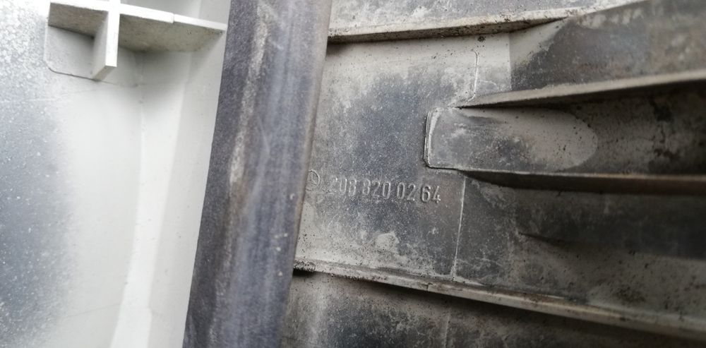 2 броя десен стоп Mercedes CLK W208 (1997-2003)