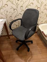 Офисный стул продается