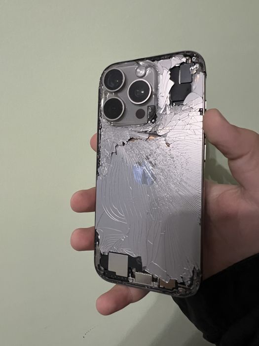 iPhone 16 Pro 256GB Отключен за части