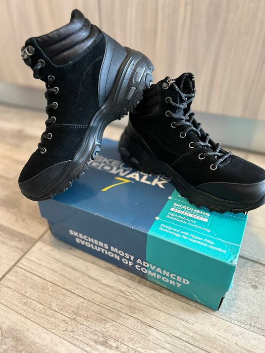 Ghete femei Skechers cu detalii din piele intoarsa