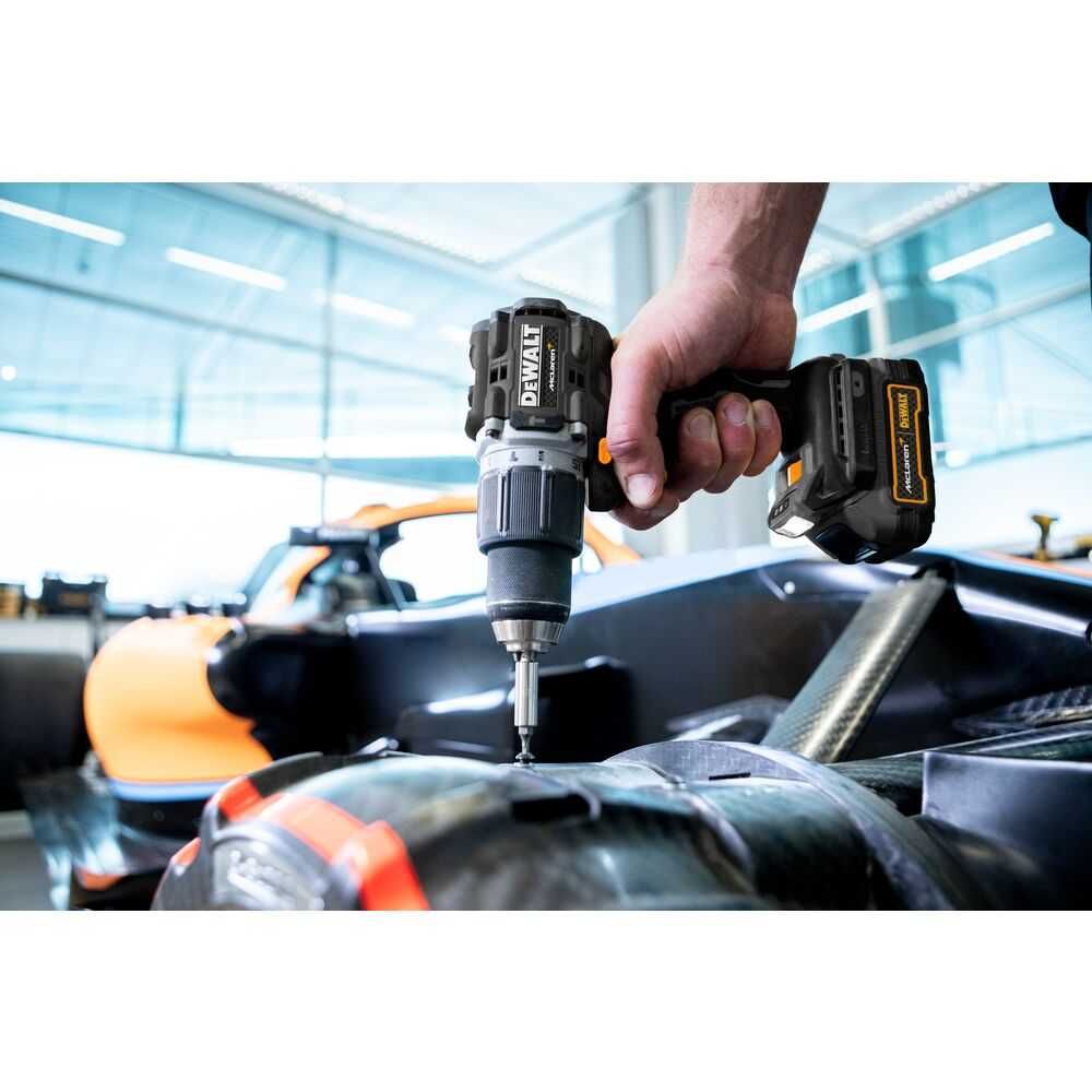 Винтоверт ударен DeWALT DCD85ME2GT McLaren F1 Team , 18V, 90 Nm