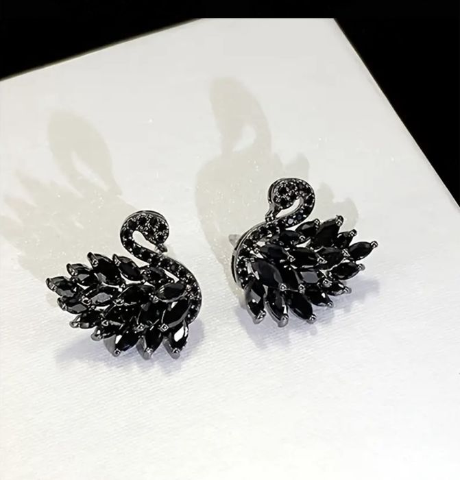 Колиета и обеци с камък Swarovski