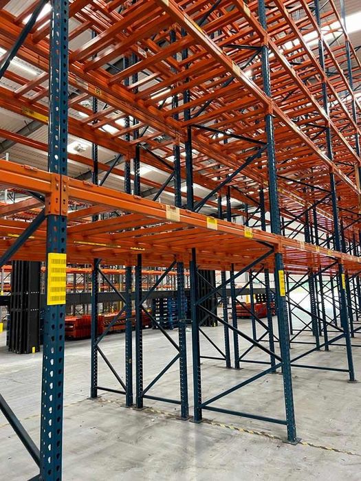 Rafturi metalice industriale