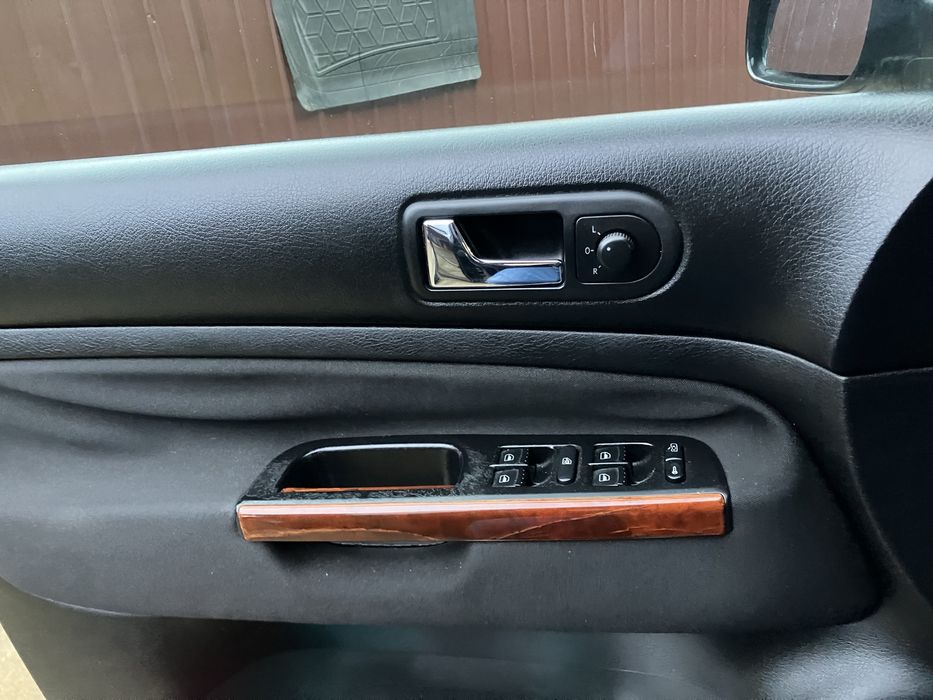 Volksvagen Bora 1,6 din2003