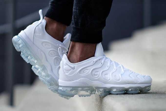 Nike Air VaporMax Plus Men's Shoes TNW