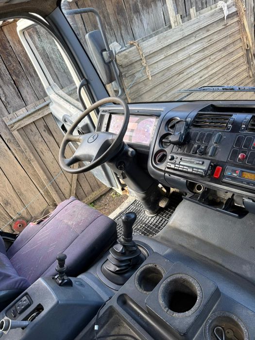 Mercedes Atego basculabil cu macara 15.23 4x4
