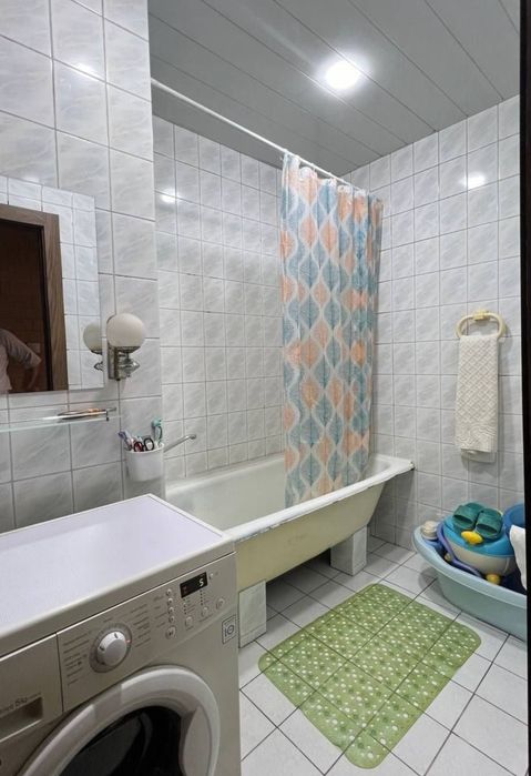 Yunusobod 9 mavze 3/3/5 (78²) sotiladi
