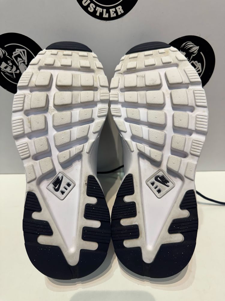 Маратонки NIKE  HUARACHE .Номер38.5