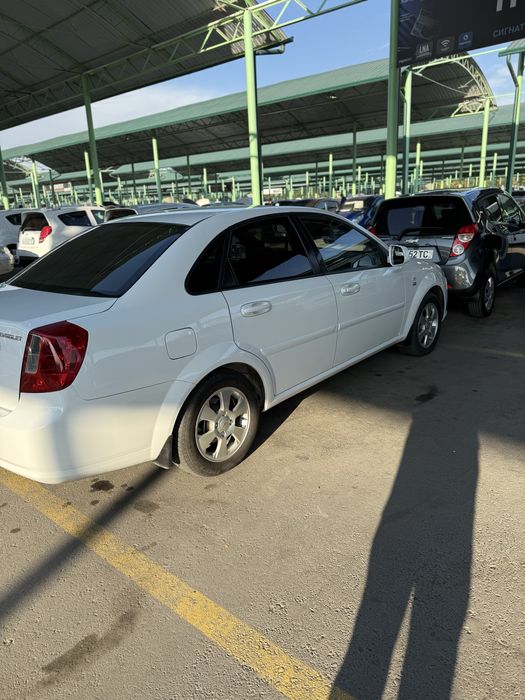 Холати яхши мошинани  капоти алмашган халол юргани 110000