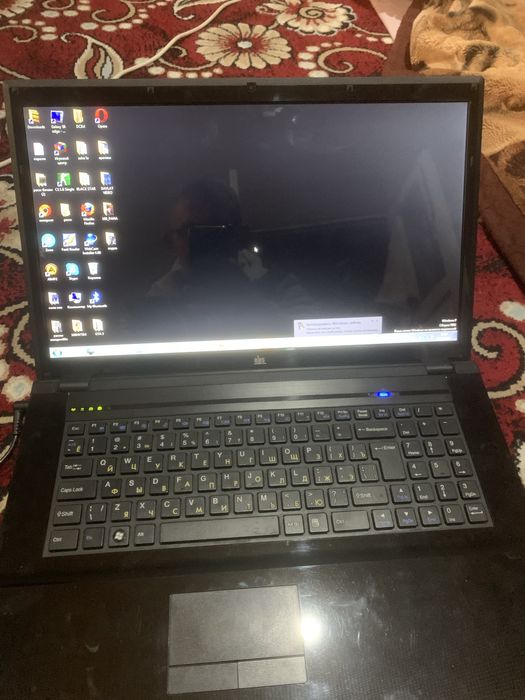 Ноутбук сотилади