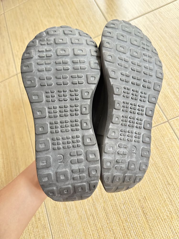 Adidasi sport Dechatlon