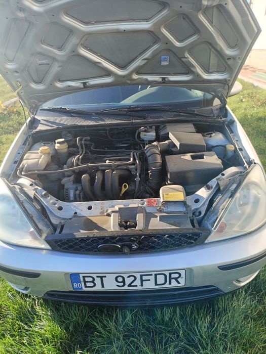 Vând Ford focus 1.6 benzina