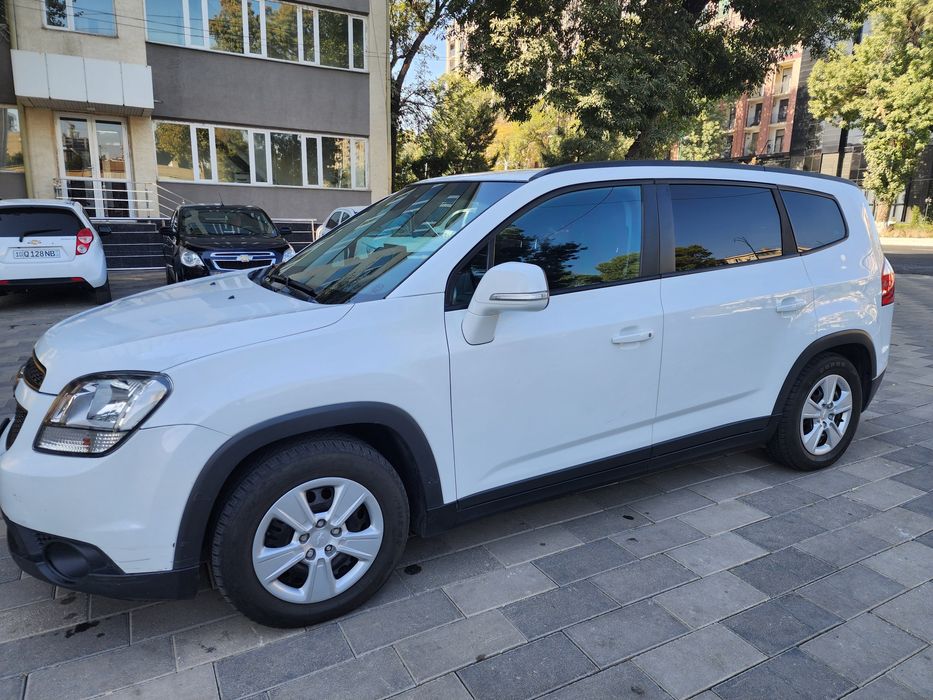 Chevrolet Orlando 
2 pozitsiya
2014 yil 
303ming
Oldi chap kiriloda pe