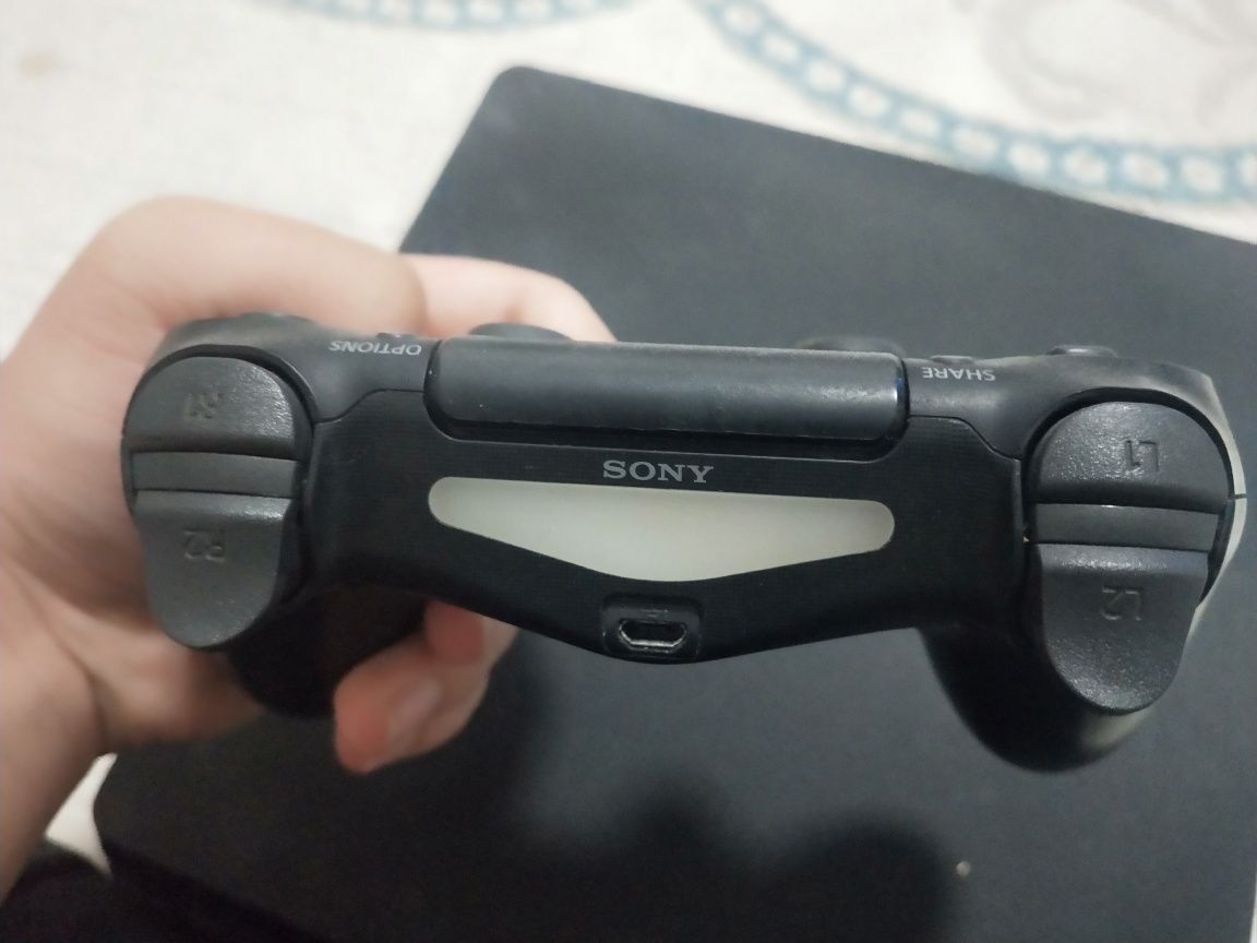 Play station 4 one joystick