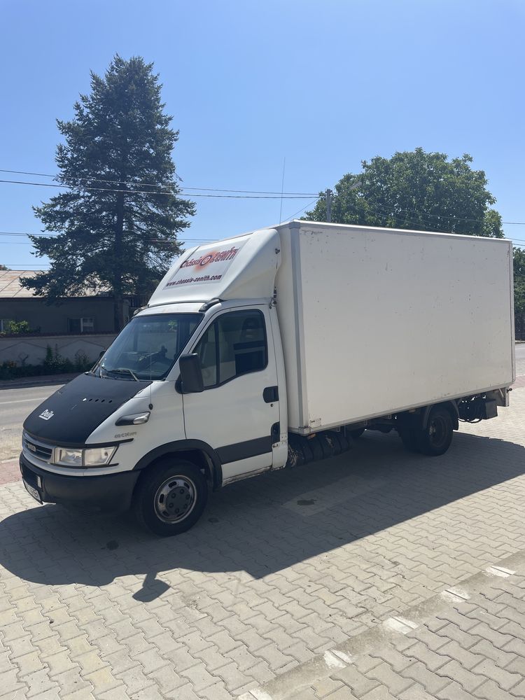 Iveco cub cu lift