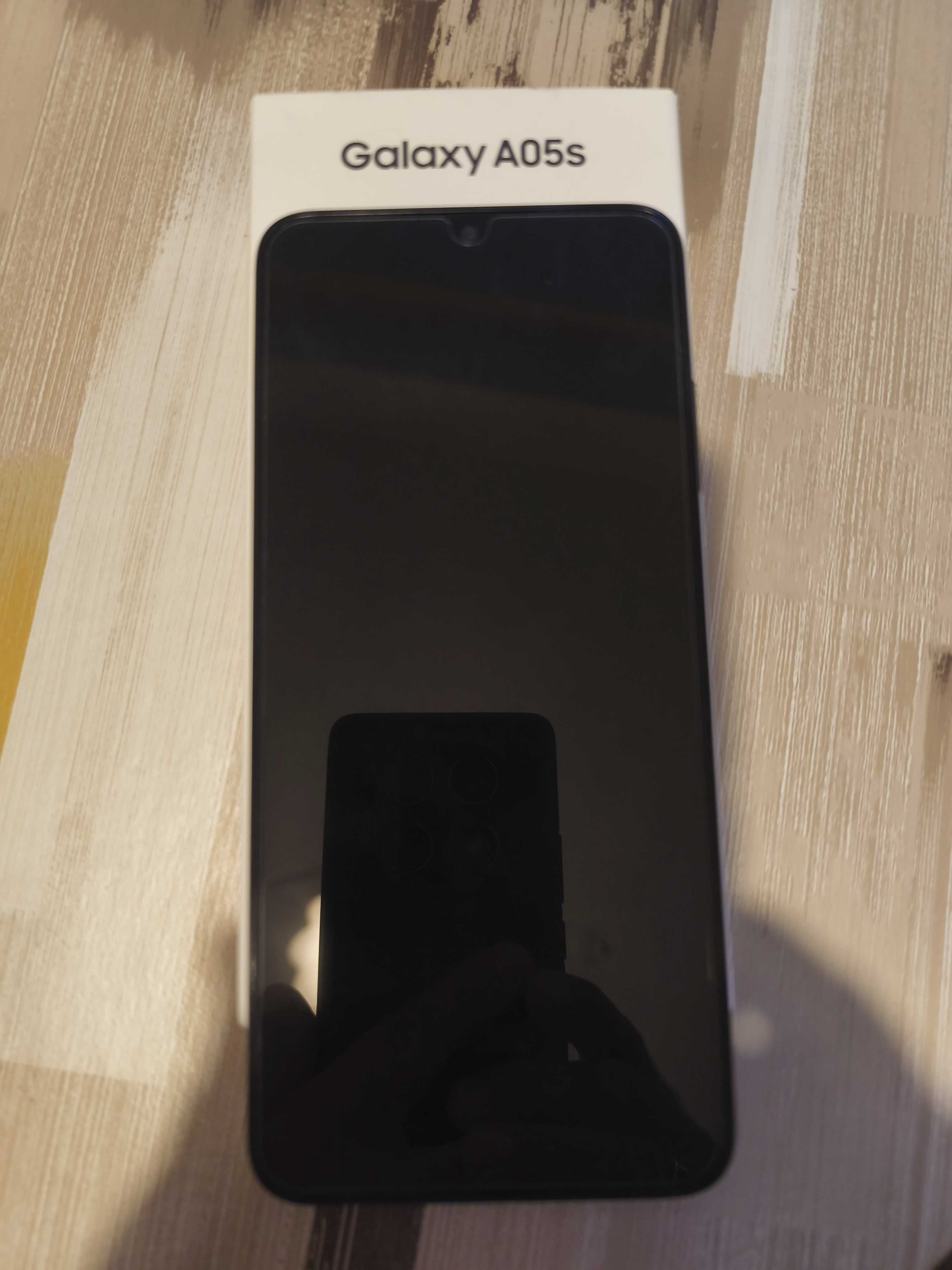 Продавам неизползван Samsung A 05 s