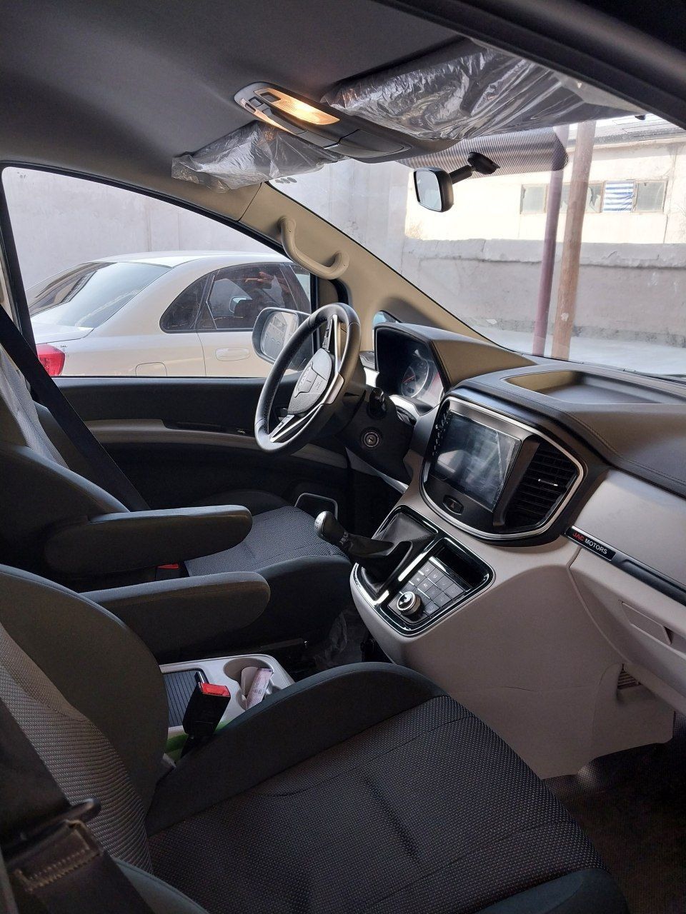 Услуги микроавтобуса minivan mikroavtobus