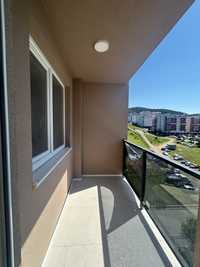 Apartament de 2 camere cu balcon, ultrafinisat, zona BMW, Vivo