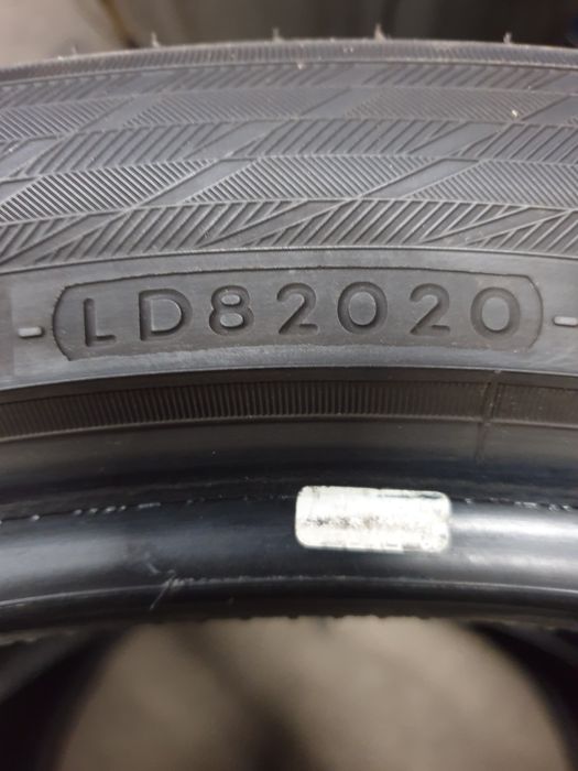 Зимни гуми 2 броя YOKOHAMA Bluearth 315 35 R21 дот 2020