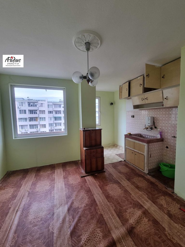 Продава се Четиристаен апартамент в Стара Загора, Център - 98 кв.м за 939 €/кв.м - Снимка #4
