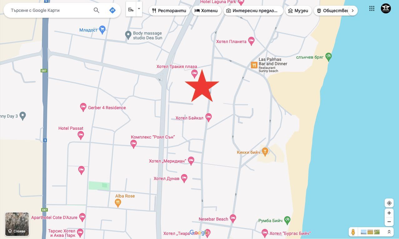 Двустаен 100кв.м. с гледка море до Т-маркета в Сл. бряг почти 1 линия