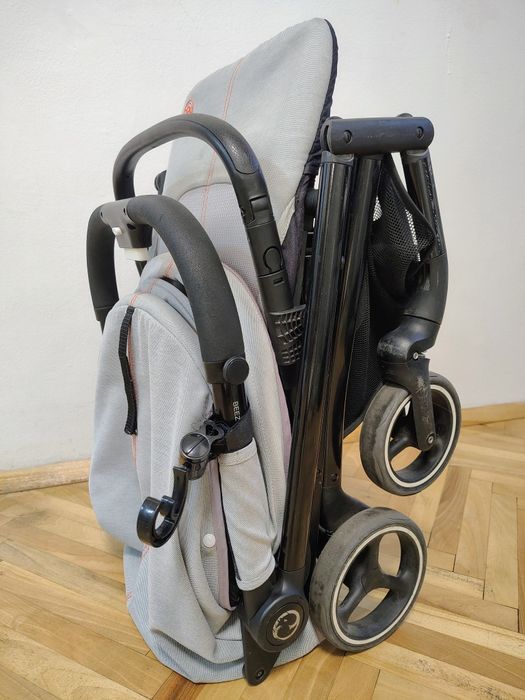 Лятна количка Cybex beezy