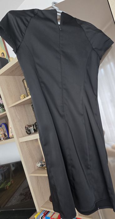 Rochie neagra cu detalii alb cu negru marime 38