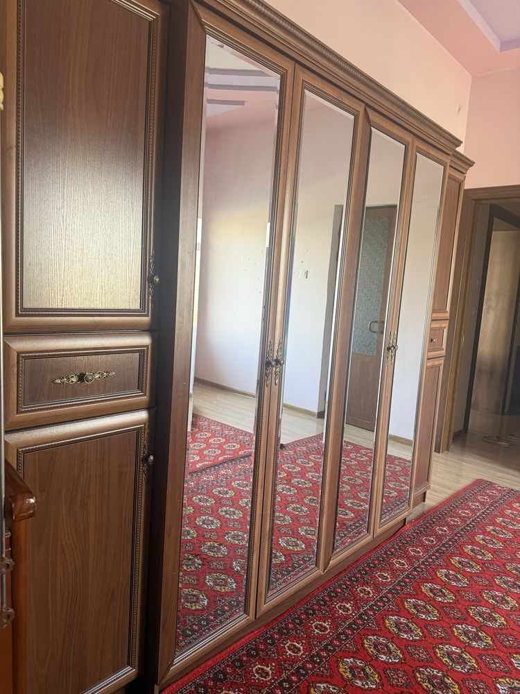 Spalniy mebel. Hoati a’lo. Barcha jihozlari bilan.