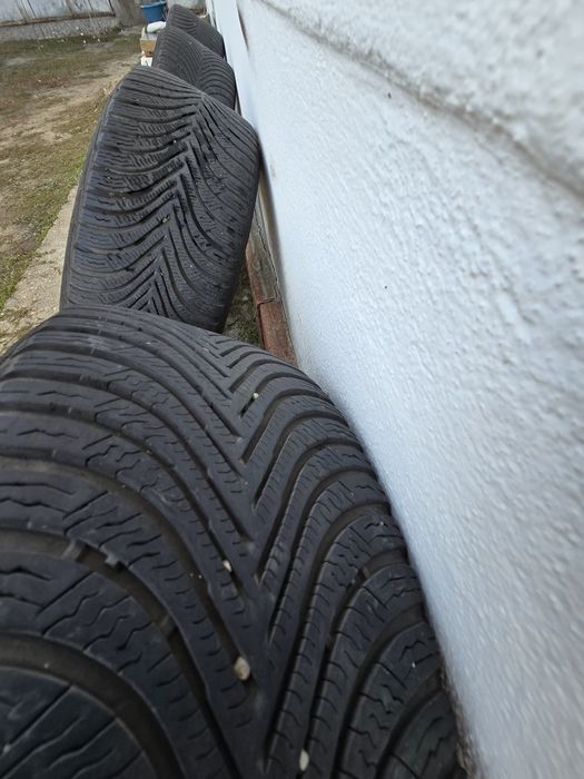 Pret Fix Roti iarna BMW  F30 E90 etc.Schimb cu jante jaguar 18"