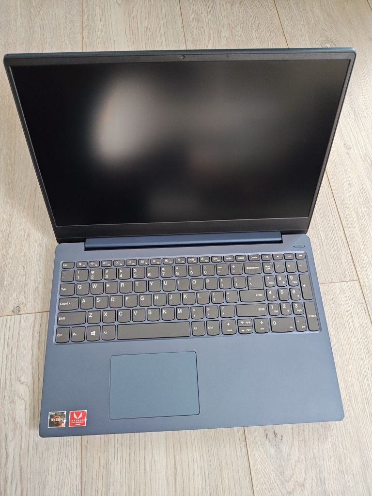 Vând laptop Lenovo IdeaPad 330s-15 ARR