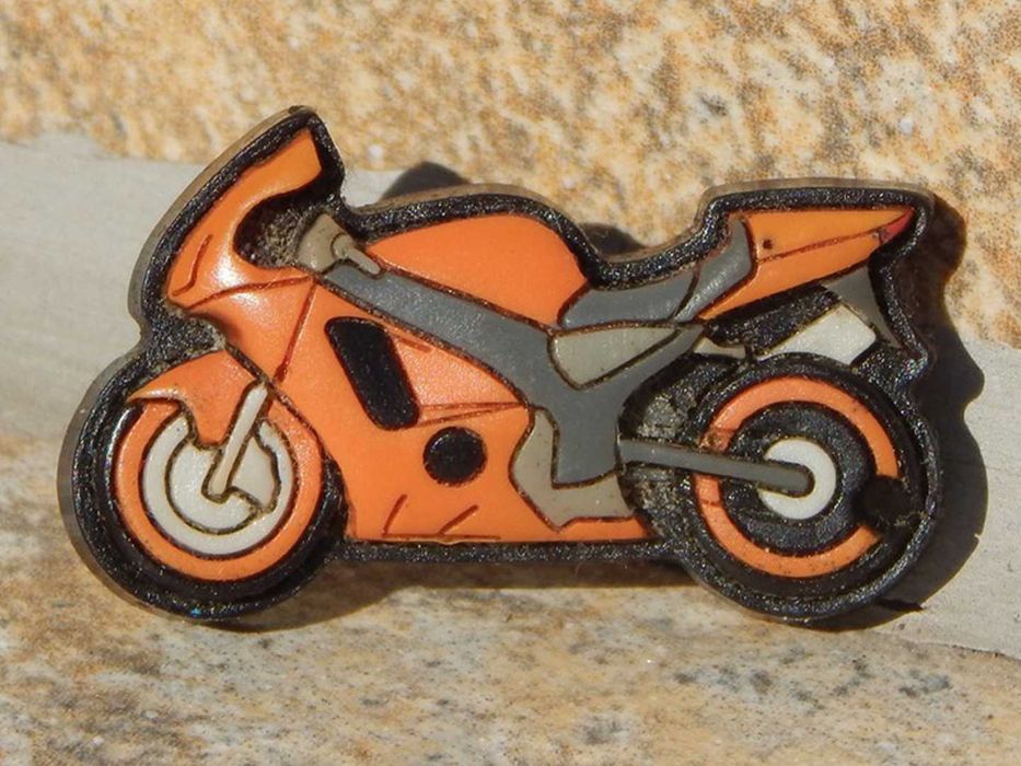 Breloc sub forma de motocicleta din cauciuc