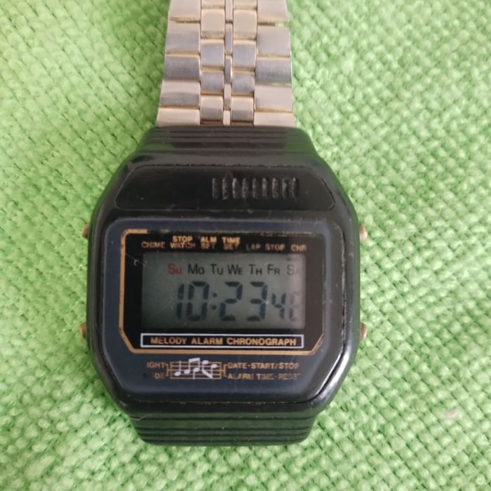 Lot ceasuri cu o melodie