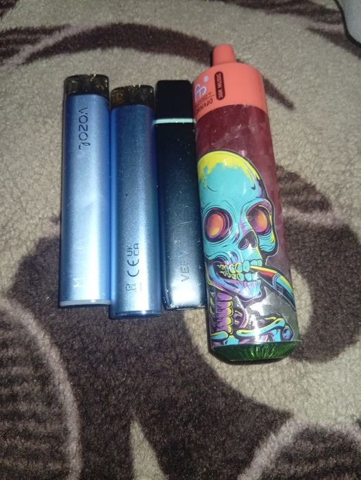 Se vând vape uri