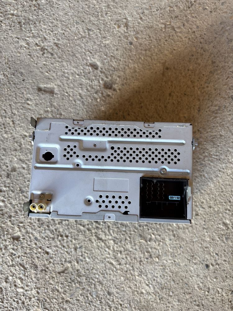 Cd player provine de pe un passat b7
