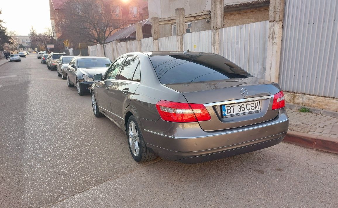 Vând Mercedes Benz E200 cdi
-Arata ca în poza .
-Km Reali (Accept oric