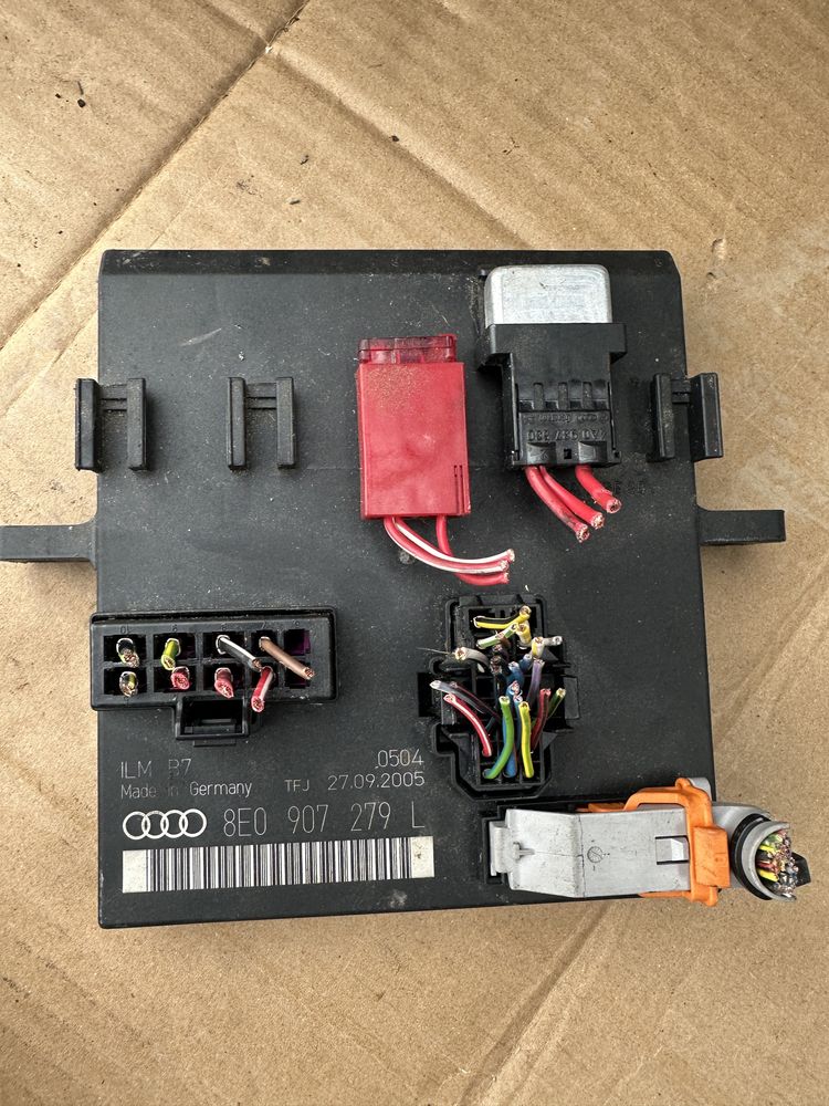 CALCULATOR LUMINI A4 B7 8E0 907 279 L                  ..