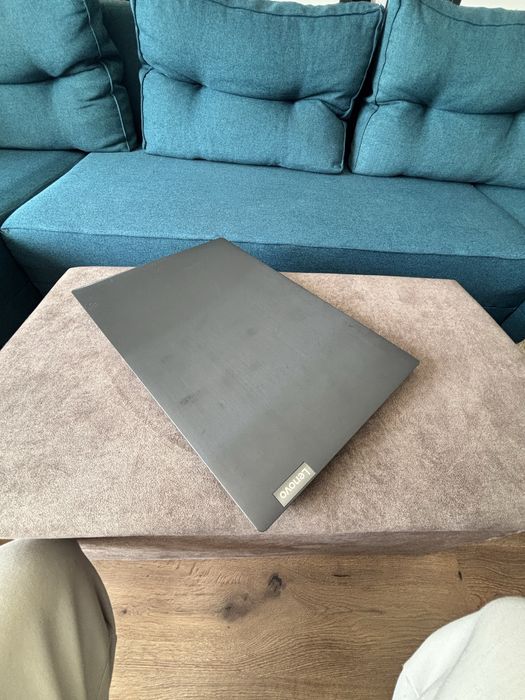 Lenovo 17,3 inch• procesor i5-8th gen• SSD 256 gb• stare foarte buna