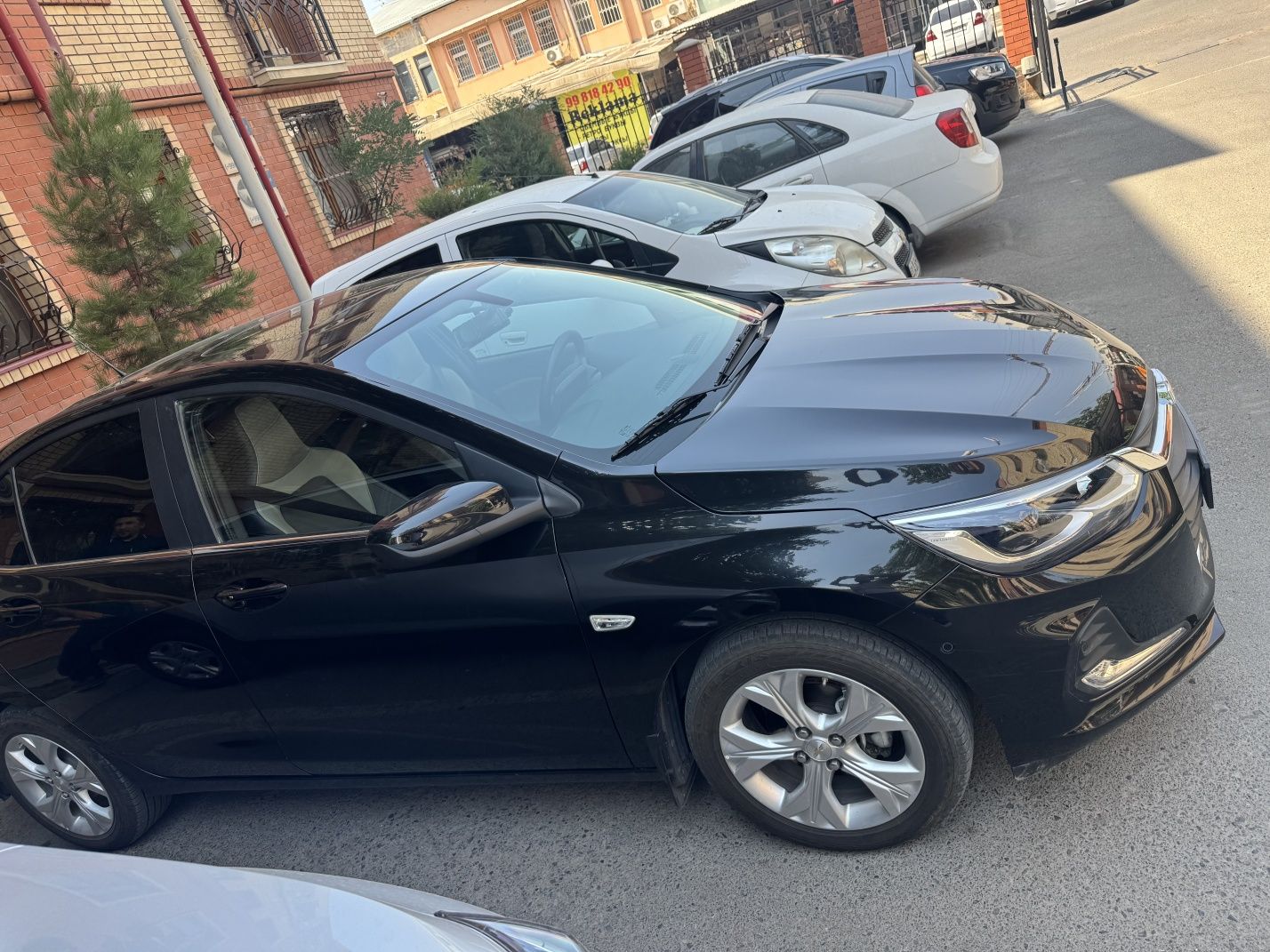 Onix premier 2 turbo AT pilus sotiladi