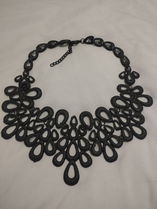 Атрактивни дамски колиета