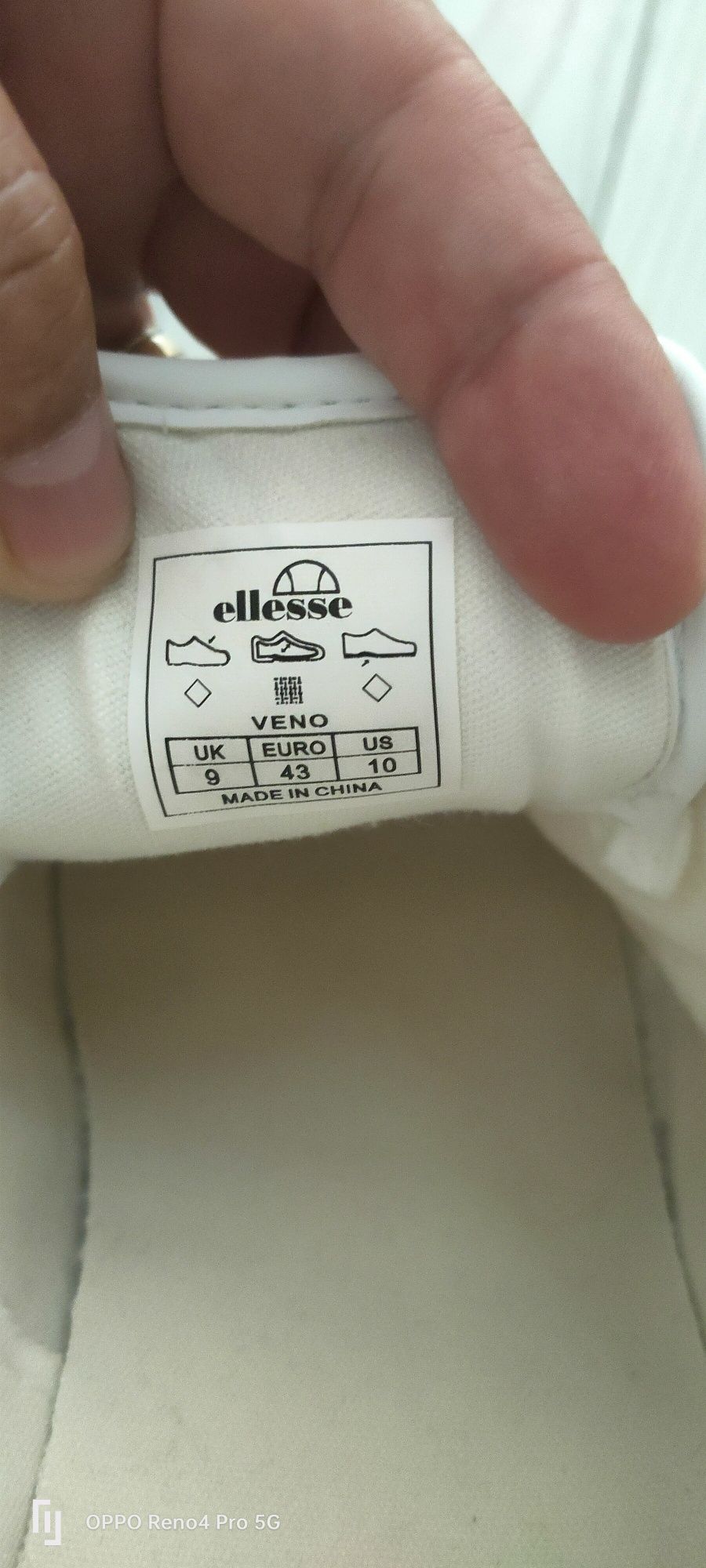 Adidași Ellesse albi