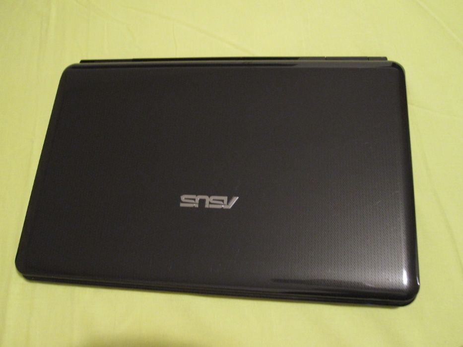 Продавам лаптоп ASUS X5DAB със зарядно - за части