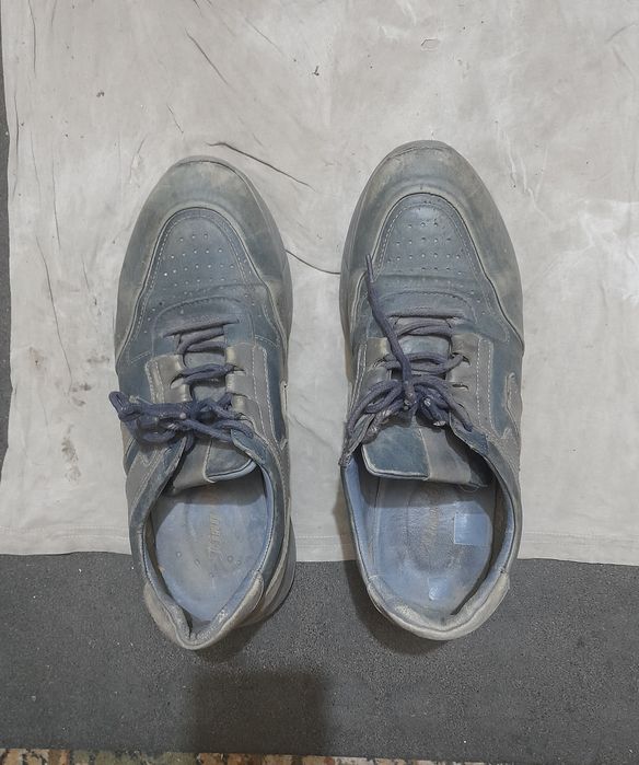 Срочно. Мужские кроссовки 41р,женские босоножки 37р и шлепки 39р и дет