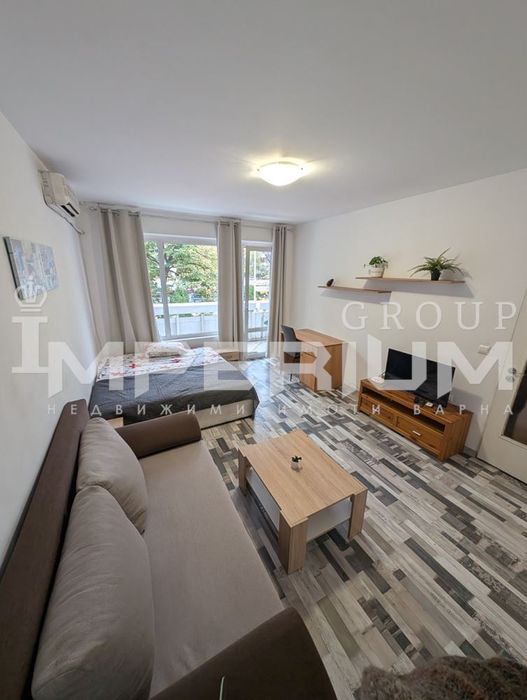 Двустаен обзаведен апартамент под наем в района на Генералите, гр. Ва