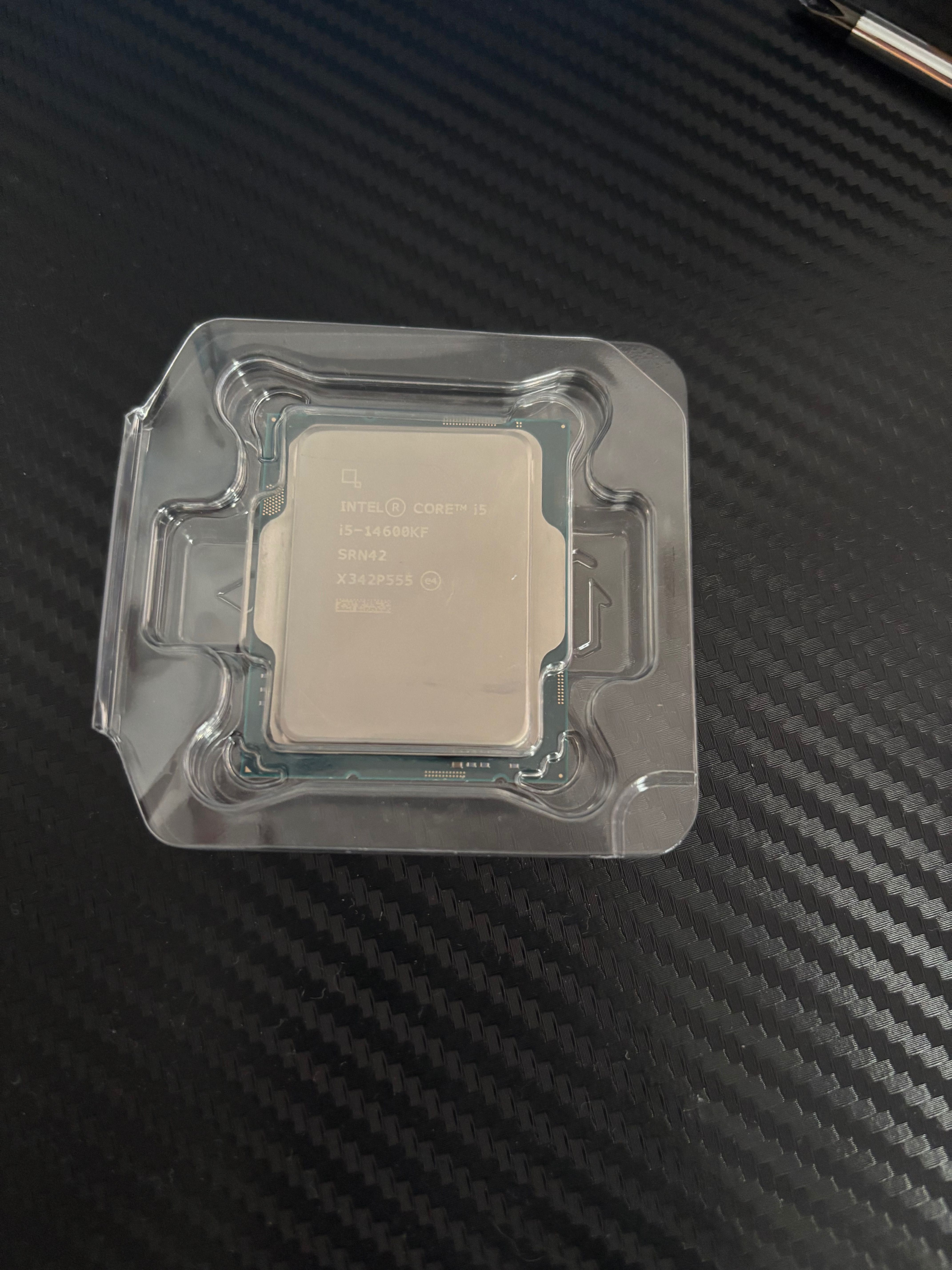 Intel Core i5 14600kf със гаранция