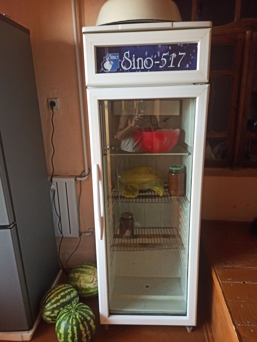 Холодильник для магазина
