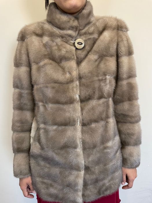 Продается шуба в хорошем состоянии