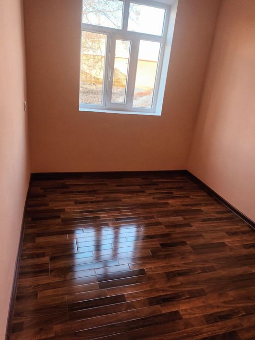 3 xonali kvartira sotiladi