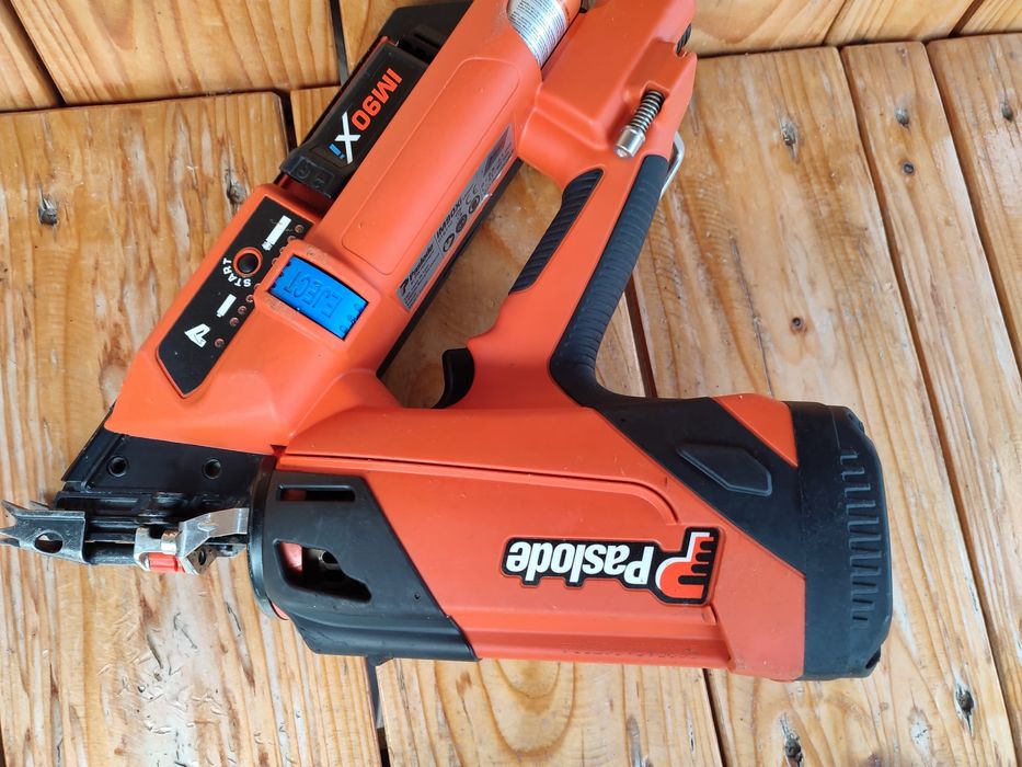 Paslode pistol de cuie pe gaz